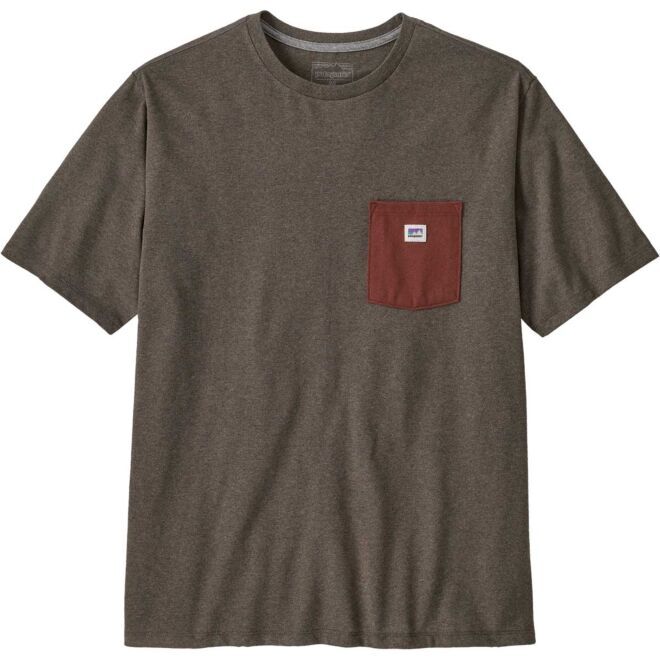 Patagonia M's Shop Sticker Pocket Responsibili-Tee camiseta de hombre